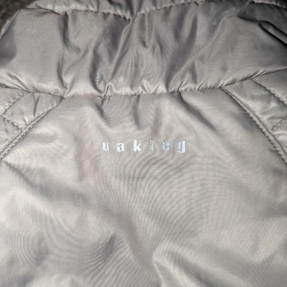Oakley Puffer Vest Silver Grey Women's XS